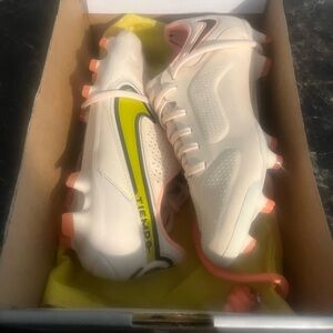 Soccer Cleats kids size 4.5 with bag legend fits woman size 6